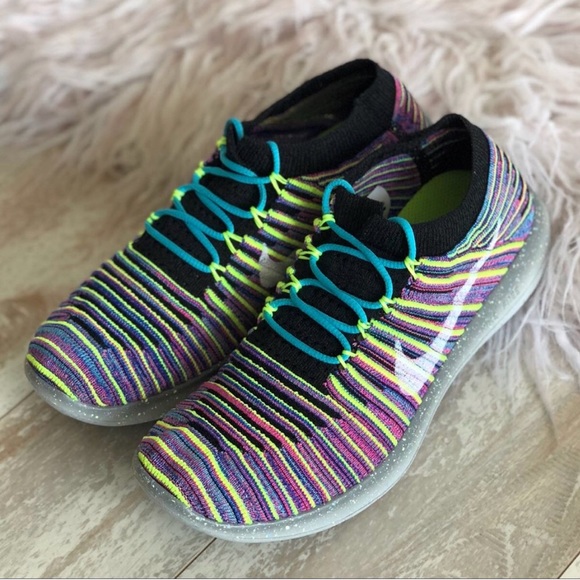 NWT Nike Free RN motion Flyknit - Picture 2 of 8